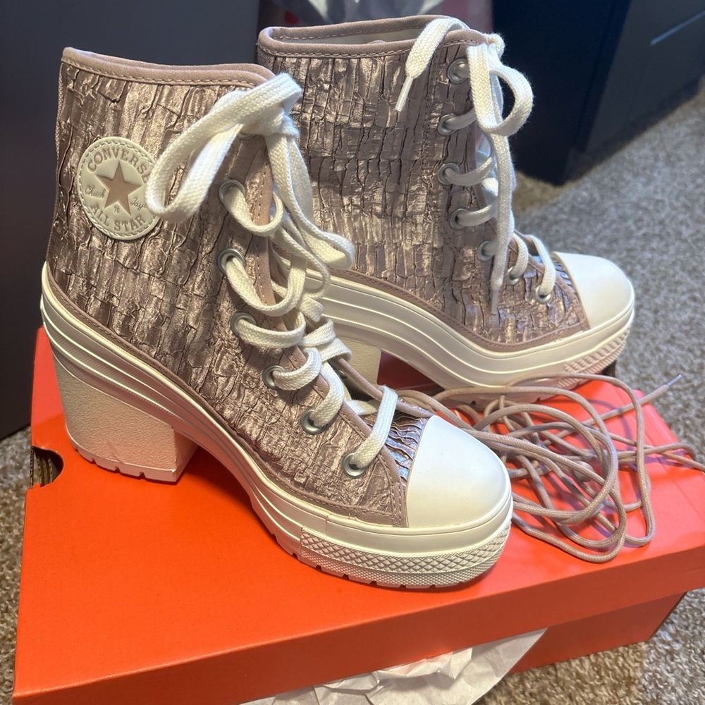 NWT converse chuck taylor platform